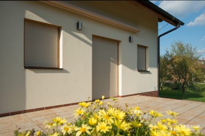 Podomítkové rolety